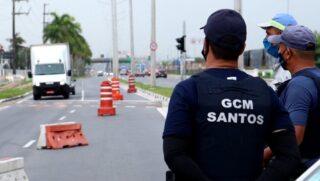 As barreiras sanitárias faziam parte da estratégia para evitar aglomerações nas praias e a disseminação da Covid-19