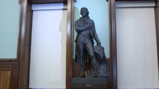 Estátua de Thomas Jefferson vai ser retirada da Prefeitura de Nova York, nos Estados Unidos, devido a sua história escravagista
