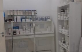 Farmácia de Sorocaba é interditada após encontro de insumos vencidos e substâncias de venda proibida