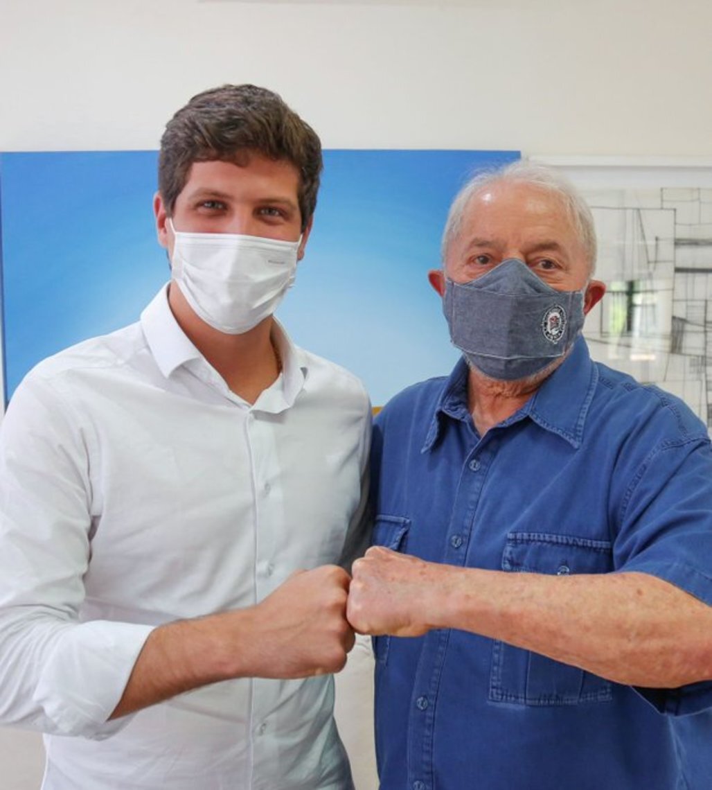 Encontro de Lula e João Campos reforça tendência de aliança entre PT e PSB para 2022