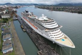 O problema é que eventuais mudanças em prol de uma navegação menos poluente esbarram nos interesses econômicos de armadores e afretadores de navios