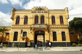 Fachada do Quartel da Luz. Batalhão Tobias de Aguiar (ROTA)