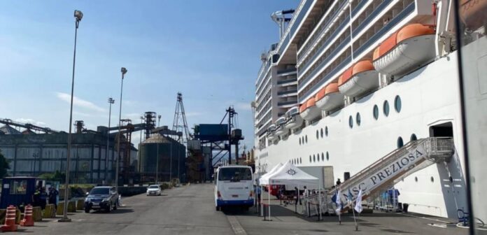 MSC Preziosa no Porto de Santos.