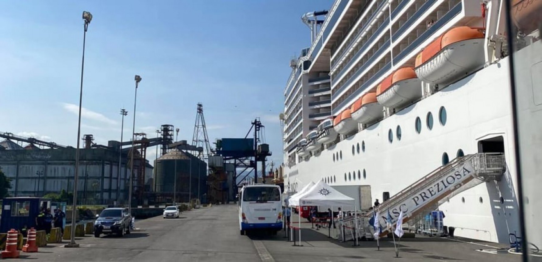 MSC Preziosa no Porto de Santos.