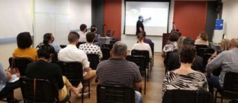 Cientista político Nilton Tristão abriu o evento e falou, dentre muitos assuntos, sobre o legado deixado pela pandemia na vida dos munícipes