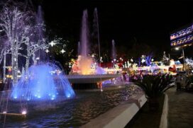 O Natal Mágico na Praça Nicola Vivilechio, tradicional decoração que encanta a região, vai receber um trenó do Papai Noel