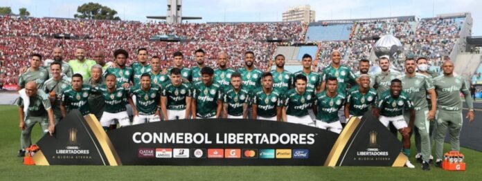 Palmeiras vence Flamengo, é tri da Libertadores e vai em busca do 2º Mundial.