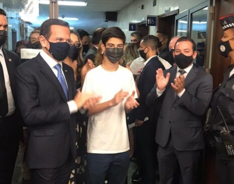 Tomás Covas recebeu o Título de Cidadão Paulistano para Bruno Covas