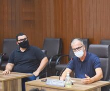 Na foto, o secretário municipal de Tecnologia da Informação, Rafael Soares Pinheiro, e o presidente da Câmara de Porto Feliz, Marcelo Pacheco da Cunha (Dr. Marcelo/PP)
