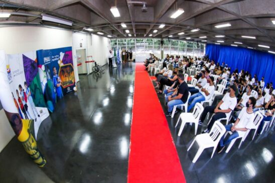 Os jovens foram certificados em seis cursos nas áreas de gestão, liderança e comunicação em São José dos Campos