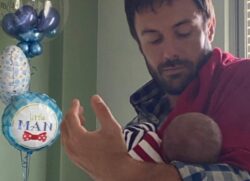 Kayky Brito e seu primeiro filho, Kael