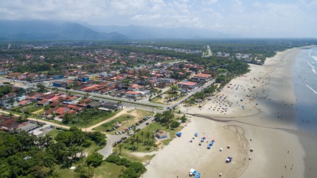 Vista a&eacute;rea da praia de Bertioga, no litoral de S&atilde;o Paulo