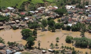 Destrui&ccedil;&atilde;o causada pelas chuvas na Bahia