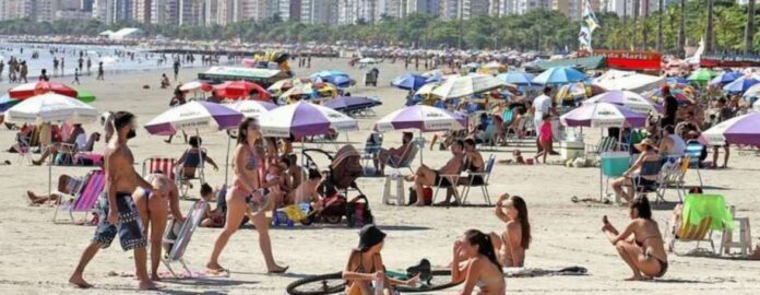 Às vésperas do Réveillon, a epidemia de gripe tem pressionado a demanda por atendimento no Litoral