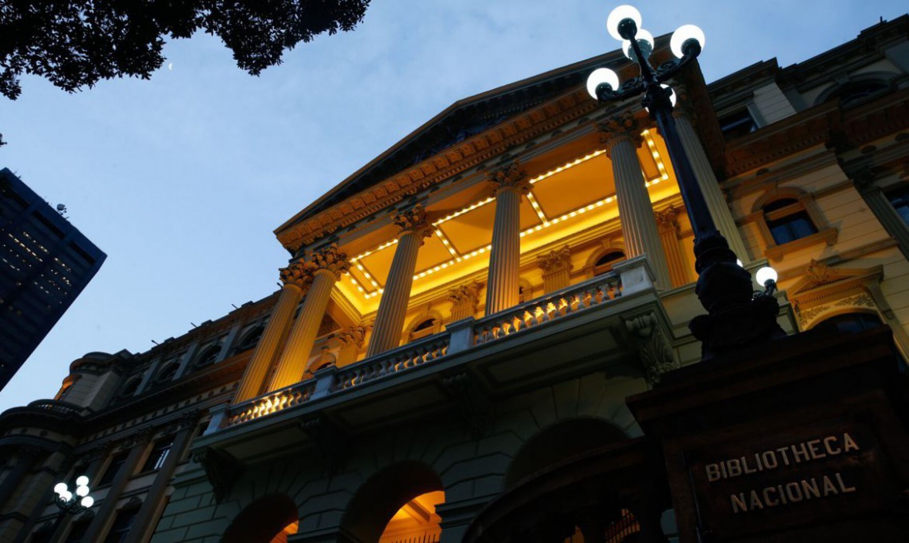 Biblioteca Nacional, na região central do Rio de Janeiro, estava fechada ao acesso geral por conta da pandemia da Covid-19