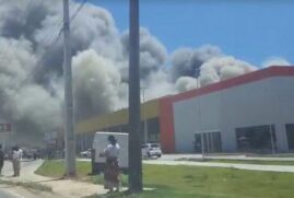 Supermercado Fort Atacadista no bairro Campeche, em Florianópolis, é atingido por incêndio