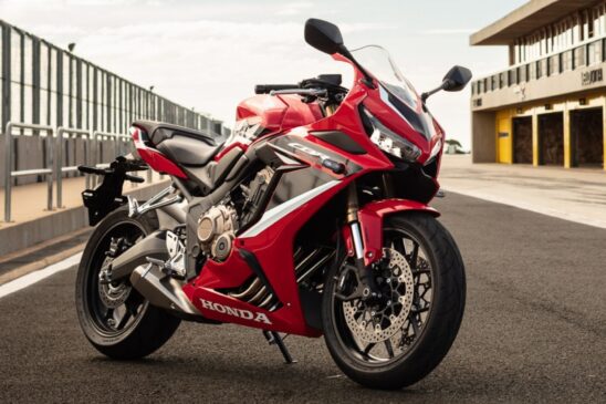 O preço sugerido para a CBR 650R 2022 é de R$ 49.750