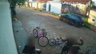 Registro da câmera de segurança no momento que jovem joga objeto na casa Aylla Manuella Ribeiro da Piedade