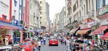 Conhecida pelo comércio de eletrônicos, rua Santa Ifigênia já abrigou lojas de luxo; história da via começou em 1810
