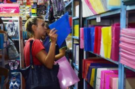 Procon orienta consumidor que pesquise os preços antes de comprar o material escolar solicitado pela escola
