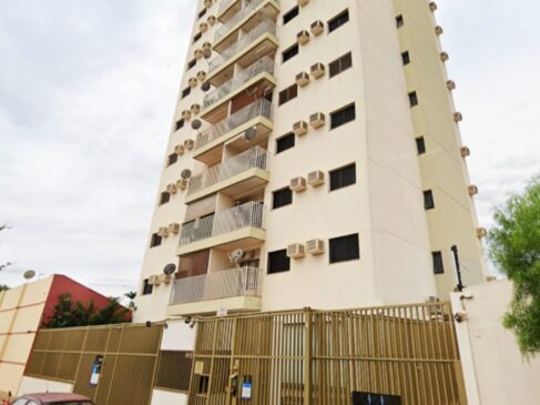 Um apartamento, de 140 m², com uma vaga de garagem, em Itápolis, possui valor mínimo de R$ 465 mil