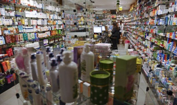 A procura por testes de covid-19 em farmácias em todo o Brasil teve aumento de 44%