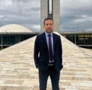 Ele afirma que sua campanha terá como centro a área social, com a defesa de um programa de renda mínima, nos moldes do popularizado pelo vereador Eduardo Suplicy (PT)