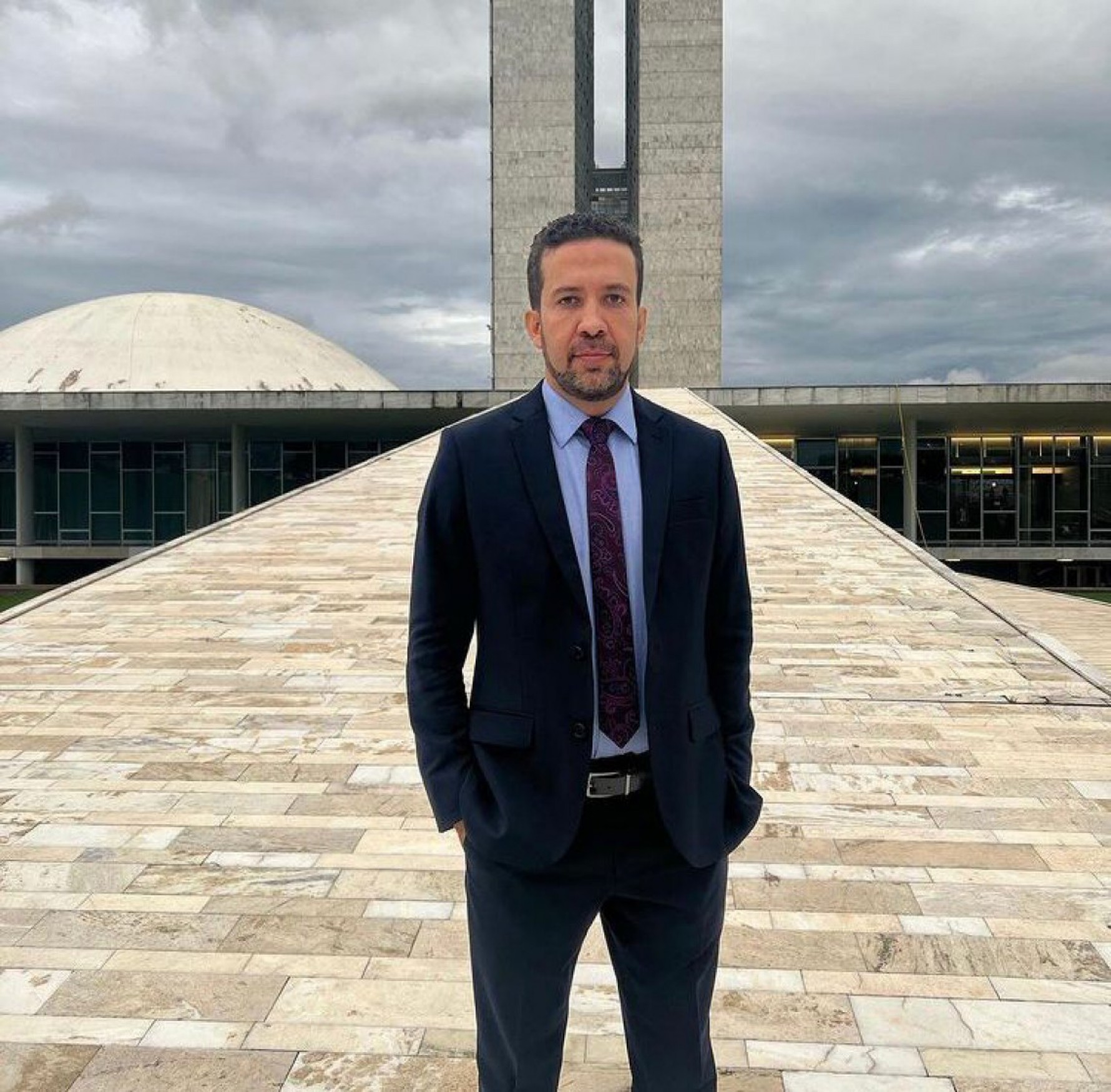 Ele afirma que sua campanha terá como centro a área social, com a defesa de um programa de renda mínima, nos moldes do popularizado pelo vereador Eduardo Suplicy (PT)