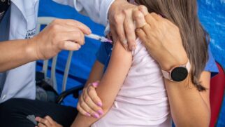 Todos os municípios já receberam doses suficientes para vacinar 100% do público infantil com pelo menos uma dose em SP