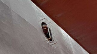 O comandante e o oficial de bordo foram prestar depoimentos na Polícia Federal