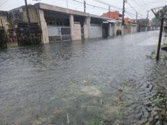 Por volta das 9h, a Prefeitura de Santos emitiu uma nota afirmando que as autoridades haviam colocado os morros em estado de observação