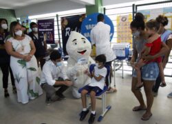 Vacinação em escola de educação infantil (arquivo)