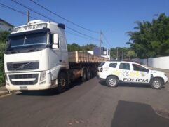 Homens s&atilde;o presos por suspeita de tentativa de roubo a motorista de caminh&atilde;o em Porto Feliz