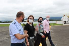 Rosana Valle em visita a local futuro aeroporto em Guarujá