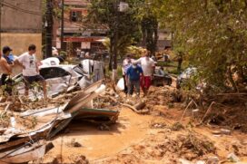 Moradores se unem para tentar reconstruir o que perderam
