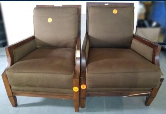 Entre os itens, h&aacute; m&oacute;veis, pe&ccedil;as de decora&ccedil;&atilde;o e eletrodom&eacute;sticos, com lances inicias que variam de R$ 50 a R$ 7.4 mil