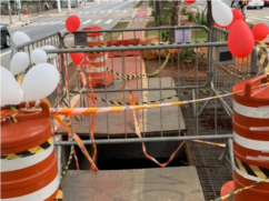O buraco fica exatamente no meio da ciclovia