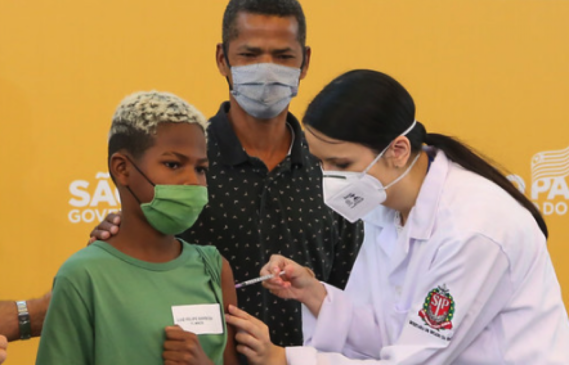 Vacinação de crianças contra a Covid-19