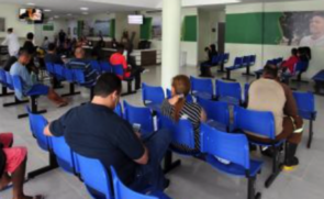 A mulher deu entrada na UPA às 11h40 e foi encaminhada para a triagem, onde foi classificada com o grau de risco azul, ou seja, sem risco ou urgência para atendimento